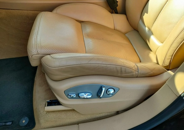Porsche Cayenne cena 92000 przebieg: 152000, rok produkcji 2011 z Rakoniewice małe 301